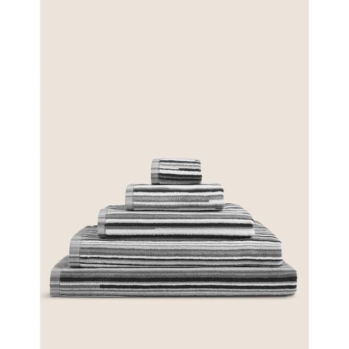 Pure Cotton Striped Towel black - Marks & Spencer - Modalova