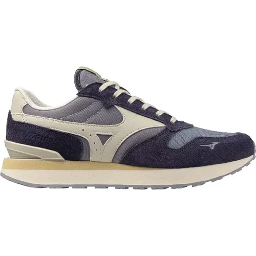 Questa nuova arrivata propone un giusto equilibrio tra la nostra tradizione di corsa d'élite e la nostra visione di un approccio creativo innovativo. - MAG10916527 - Modalova