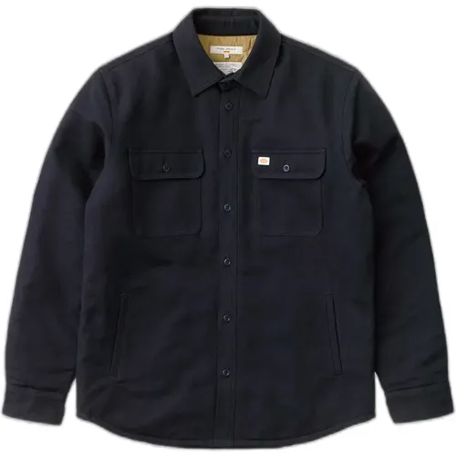 Outdoor-Hemd, das aus robustem Twill aus Bio-Baumwolle hergestellt wird. Für zusätzliche Wärme haben wir eine leichte Wattierung hinzugefügt. Das - MAG4671229 - Modalova