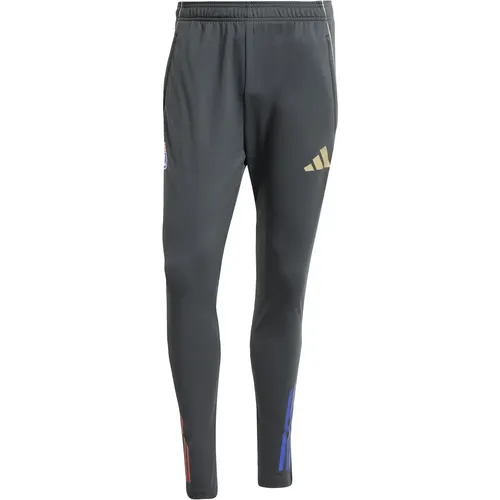 Il pantalone da tuta OL 2025/26 di adidas è un must per tutti gli appassionati di calcio, specialmente per quelli che supportano l'Olympique Lyonnais - MAG10119676 - Modalova