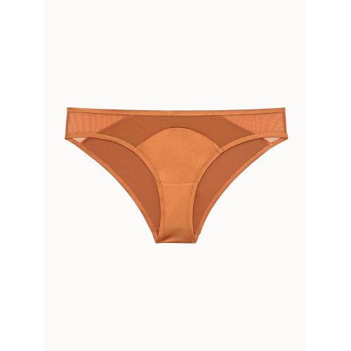 Slip BIANCA - Gamme ESSENTIALSUn basique invisible, léger et flatteur avec une microfibre brillante. Alliant simplicité et raffinement, la culotte B - MAG11196647 - Modalova