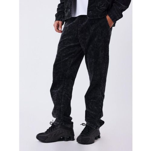 Lockere PassformStrukturierte HoseSeitentaschenAufgesetzte Taschen hintenGesticktes Logo hintenFalten auf KniehöheGerades Bein97% Baumwolle 3% Polyes - MAG11525887 - Modalova