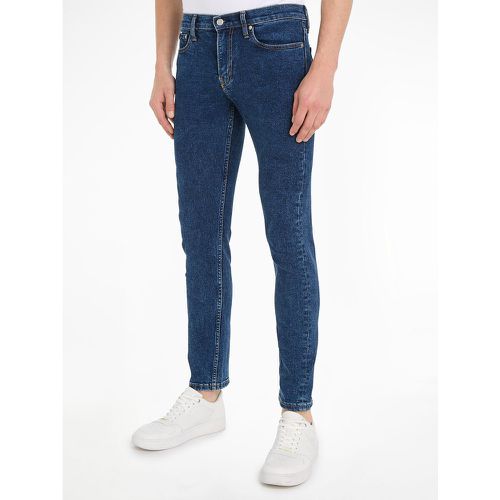 Slim Fit Jeans in Mid Rise - Calvin Klein Jeans - Modalova