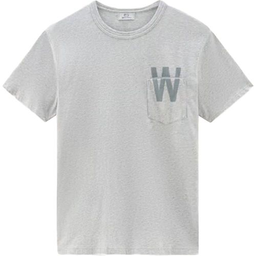 T-shirt con stampa sul retro e taschino - WOOLRICH - Modalova