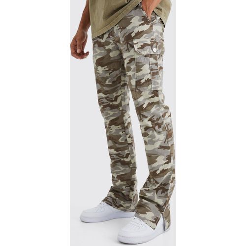 Pantaloni Cargo Slim Fit in nylon ripstop con pieghe sul fondo e spacco sul fondo - boohoo - Modalova