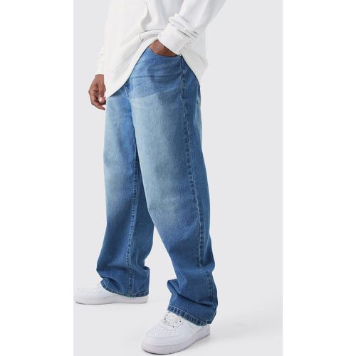 Jeans Plus Size rilassati in denim rigido - boohoo - Modalova