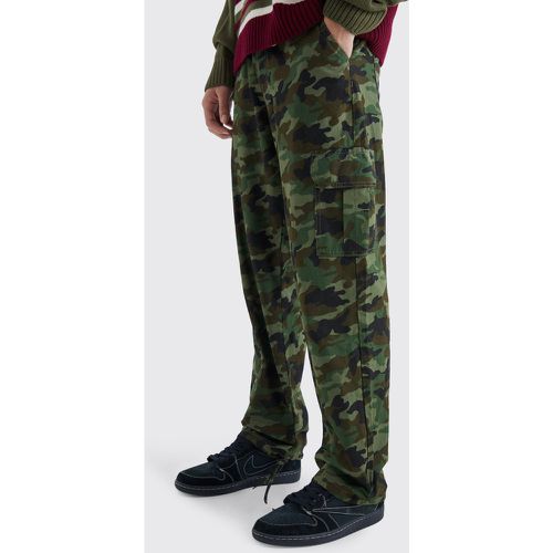 Pantaloni Cargo rilassati in fantasia militare con laccetti sul fondo - boohoo - Modalova