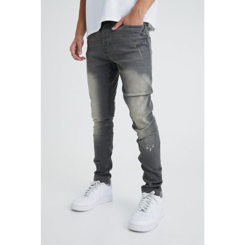 Jeans Skinny Fit in Stretch con pieghe sul fondo e tinte colorate - boohoo - Modalova
