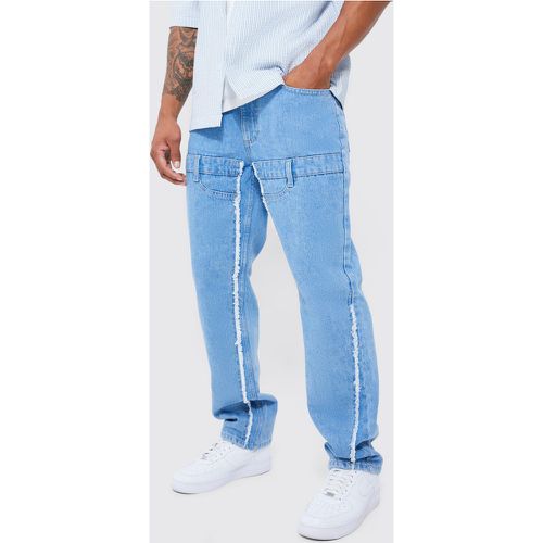 Jeans rilassati in denim rigido con doppia fascia in vita e sfilacciati - boohoo - Modalova
