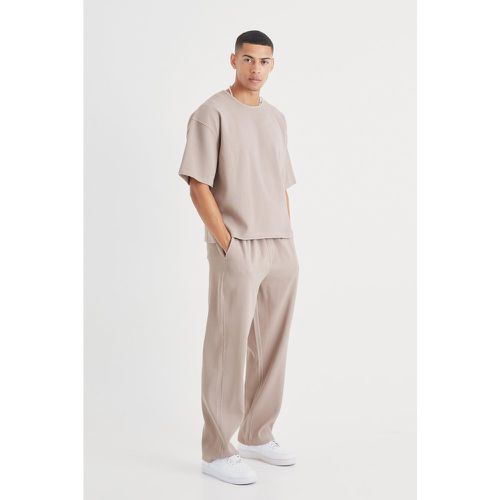 T-shirt squadrata oversize con pieghe & pantaloni - boohoo - Modalova