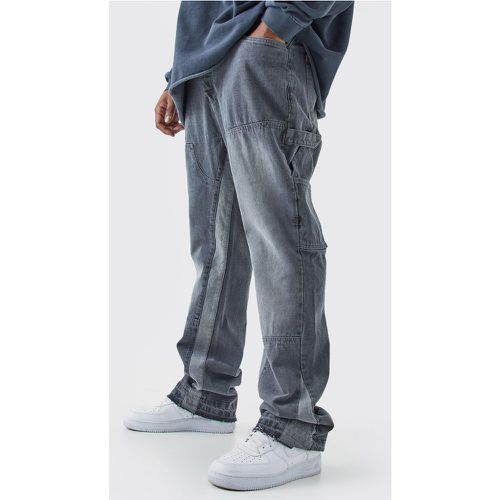Jeans Plus Size Slim Fit in denim rigido con inserti stile Carpenter - boohoo - Modalova