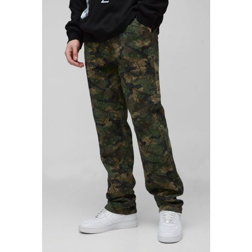 Pantaloni Cargo Tall dritti in fantasia militare con tasche in fantasia a bandana - boohoo - Modalova