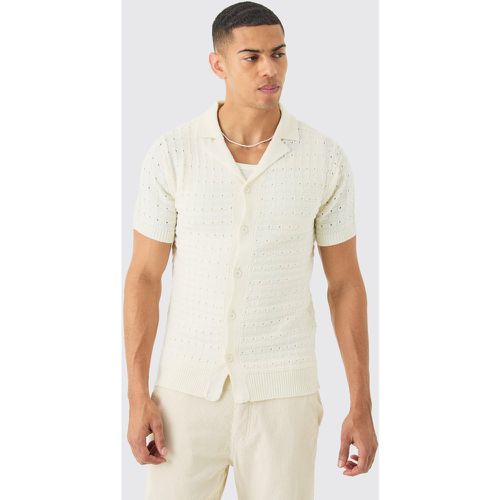 Camicia in maglia color crema con cuciture aperte e bottoni - boohoo - Modalova