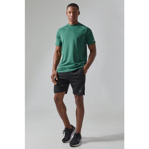 Set T-shirt Man Active per alta performance & pantaloncini - boohoo - Modalova