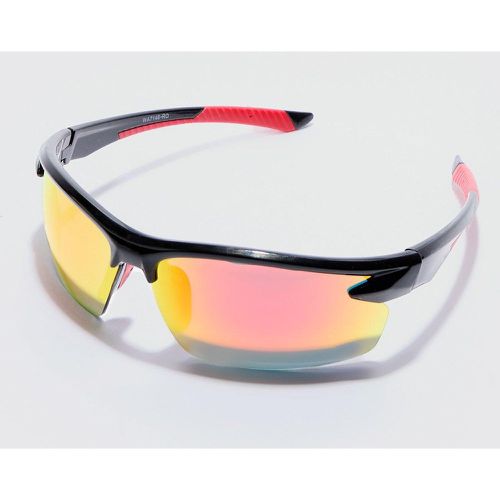 Rimless Racer Sunglasses In Red - boohoo - Modalova