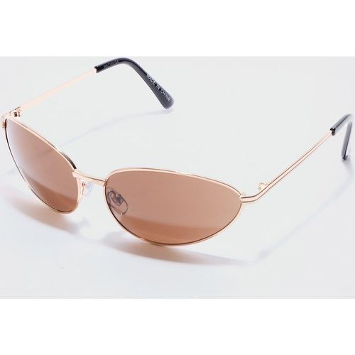 Angled Metal Sunglasses With Brown Lens In Gold - boohoo - Modalova
