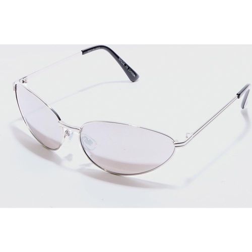 Angled Metal Sunglasses With Silver Lens In Silver - boohoo - Modalova