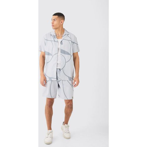 Pantalón Corto Y Camisa De Sarga Suave Con Etiqueta Y Estampado Abstracto - boohoo - Modalova