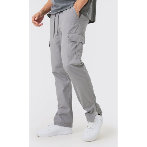 Pantaloni Cargo Slim Fit con vita elasticizzata e spacco sul fondo - boohoo - Modalova