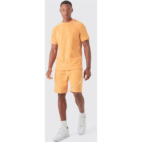 Set T-shirt Slim Fit in spugna con cordoncino & pantaloncini - boohoo - Modalova