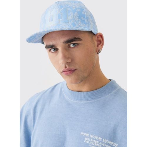 Cappello da baseball blu con stampa in fantasia a bandana ricamata - boohoo - Modalova