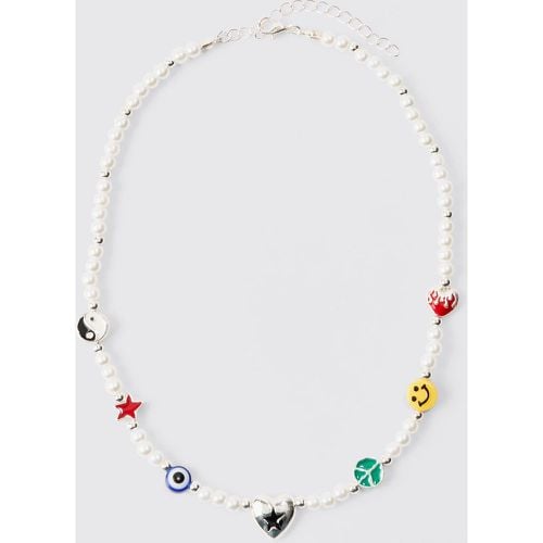 Collana di perle con pendenti misti - boohoo - Modalova