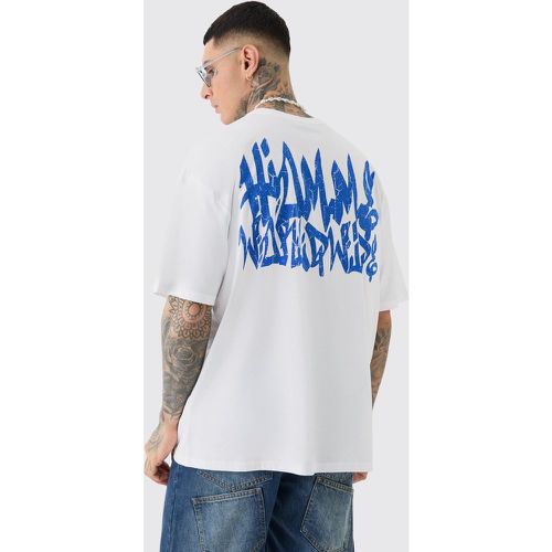 Camiseta Tall Blanca Con Grafiti Homme Worldwide - boohoo - Modalova