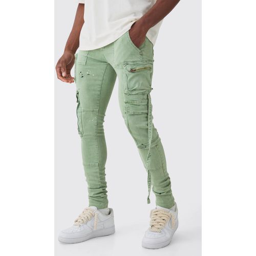 Jeans Cargo Super Skinny Fit in Stretch con spalline e schizzi di colore - boohoo - Modalova