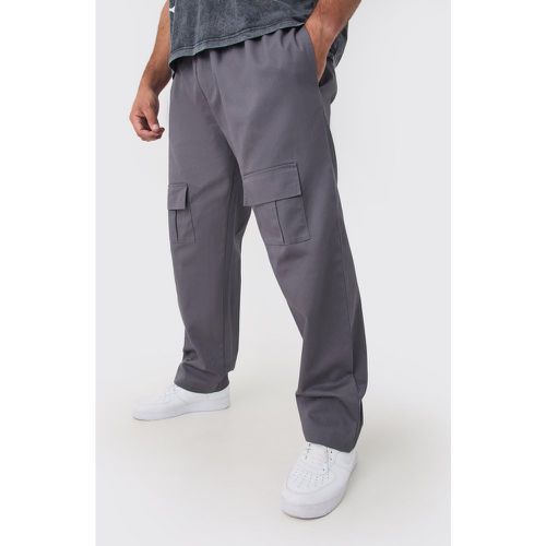 Pantalón Plus Recto De Sarga Cargo Sobreteñido Con Bolsillo Frontal - boohoo - Modalova