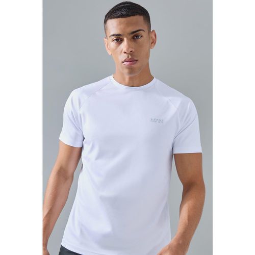 T-shirt Man Active per alta performance in fantasia militare con maniche raglan - boohoo - Modalova