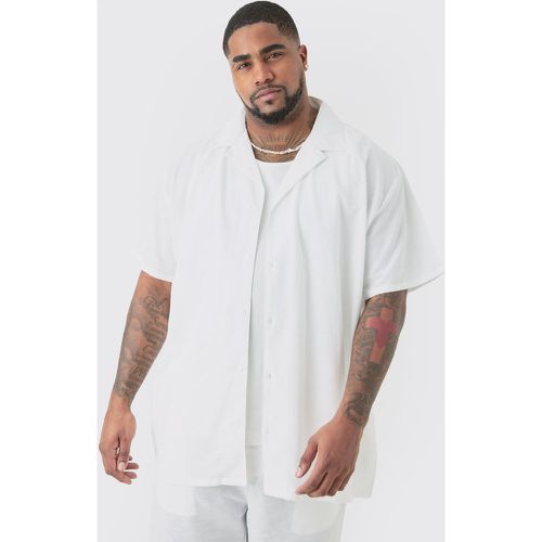 Camicia Plus Size oversize in lino bianca con rever - boohoo - Modalova