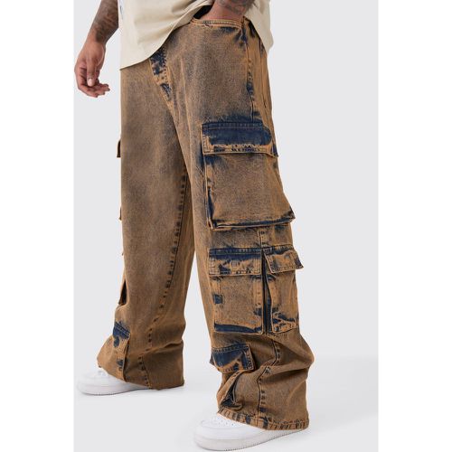 Jeans Cargo Plus Size extra comodi in lavaggio acido - boohoo - Modalova