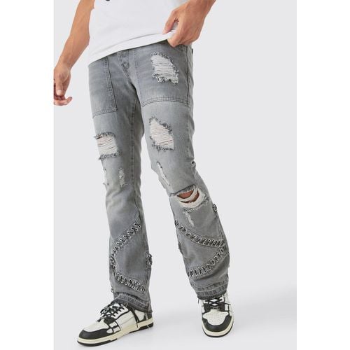 Jeans a zampa Slim Fit in denim rigido chiaro - boohoo - Modalova