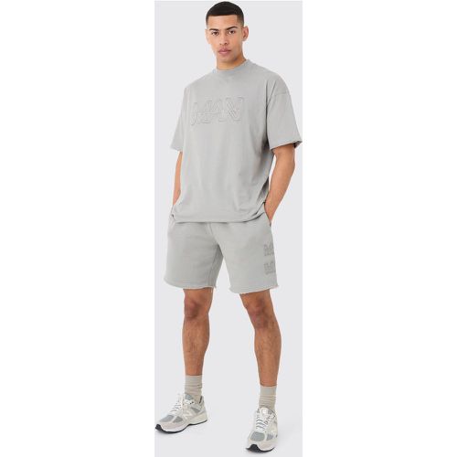 Boxy Man Distressed T-Shirt & Shorts Set - boohoo - Modalova