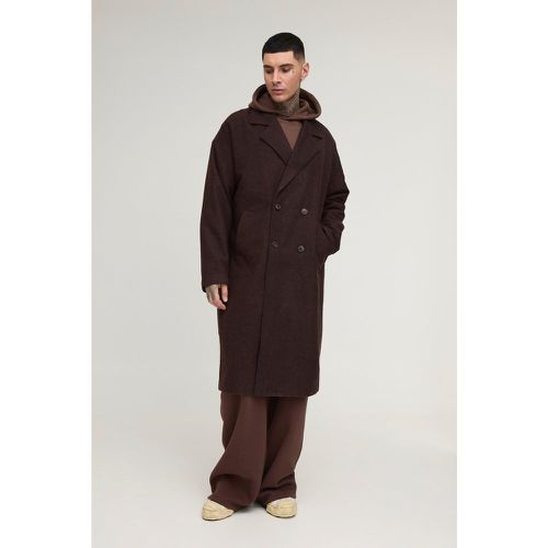 Soprabito Tall oversize marrone a spina di pesce con spalle scese - boohoo - Modalova