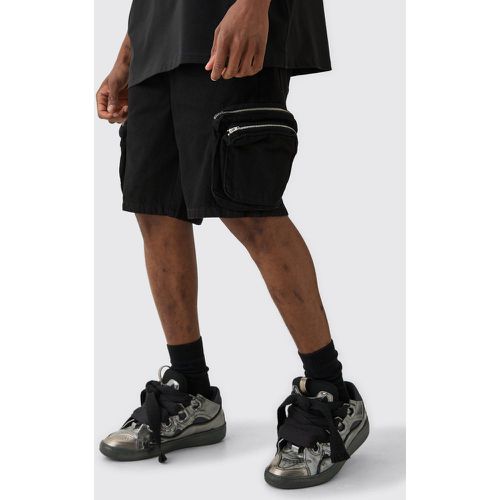 Tall Slim Fit 3d Cargo Pocket Denim Shorts In Black - boohoo - Modalova