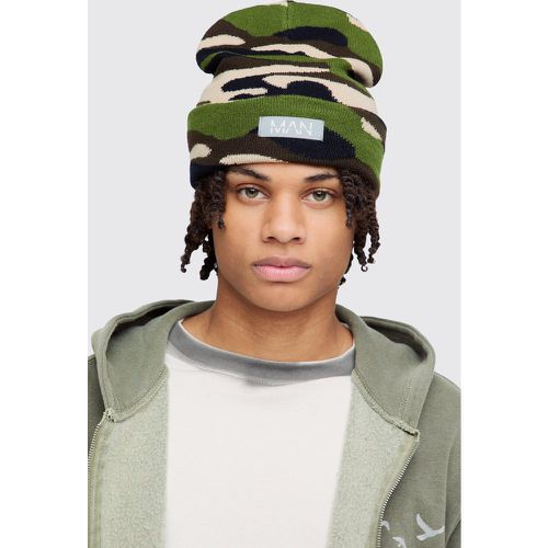 Gorro Man Con Etiqueta De Tela Y Estampado De Camuflaje - boohoo - Modalova