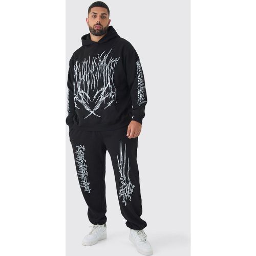 Tuta sportiva Plus Size oversize nera con stampa Pour Homme a croce - boohoo - Modalova