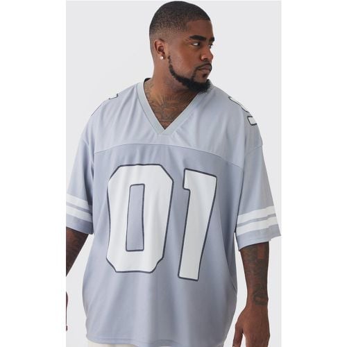 Maglia da calcio Plus Size oversize in rete stile Varsity - boohoo - Modalova