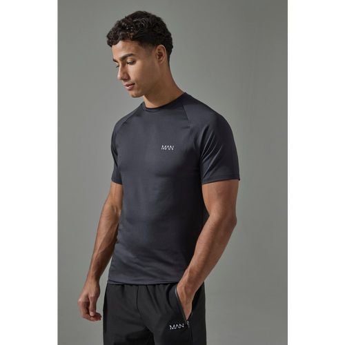 Camiseta Man Active Ajustada Al Músculo - boohoo - Modalova