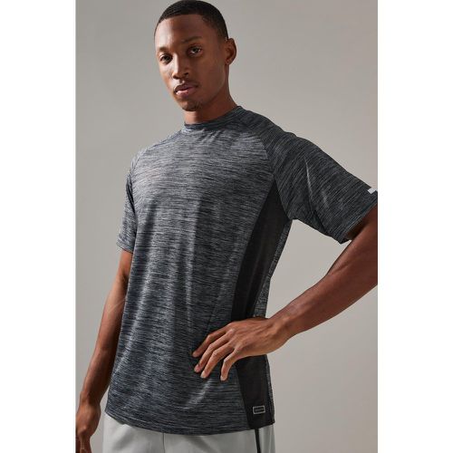 Camiseta Man Active Deportiva Ligera - boohoo - Modalova