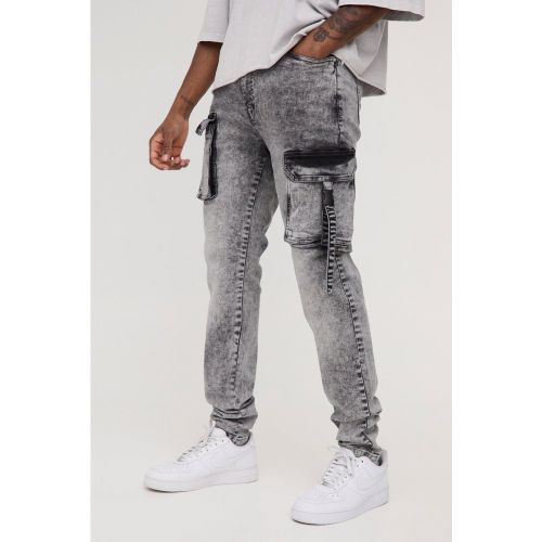 Jeans Cargo Tall Skinny Fit con tasche e fascette - boohoo - Modalova