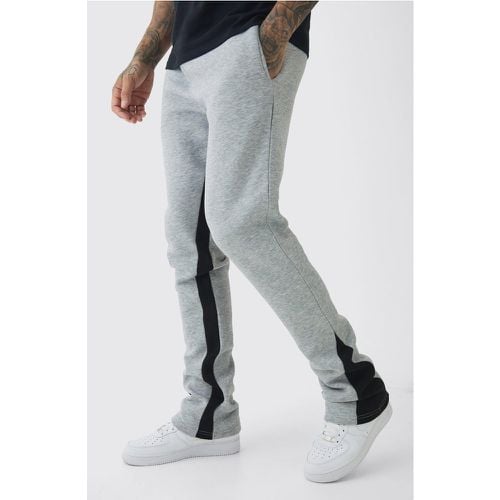 Pantaloni tuta Tall con inserti e pieghe sul fondo - boohoo - Modalova