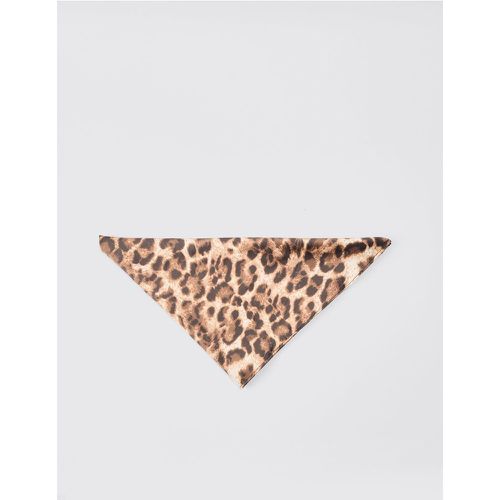 Sciarpa in raso leopardato, Brown - boohoo - Modalova