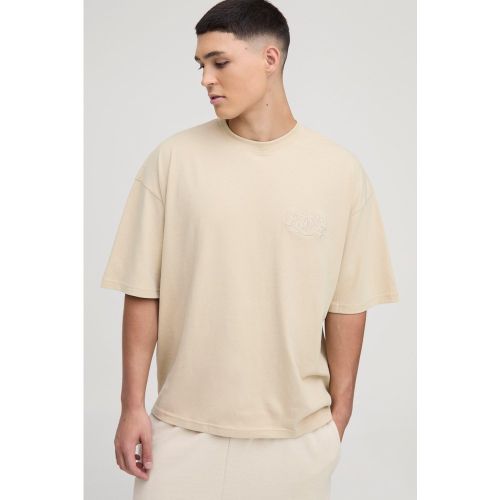 T-shirt squadrata oversize Homme con applique a effetto vellutato - boohoo - Modalova