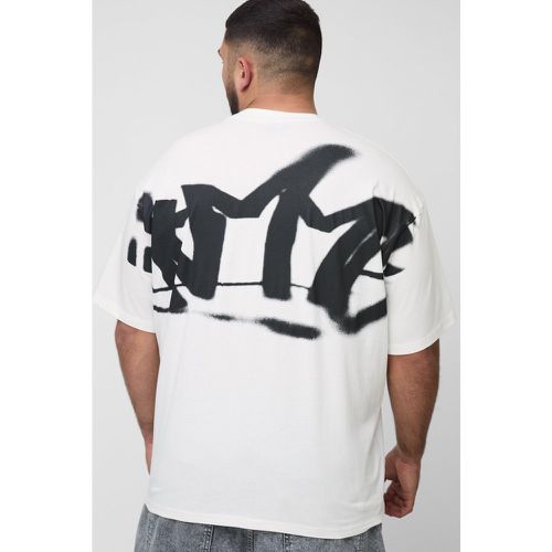 Camiseta Plus Oversize Con Estampado Homme De Grafiti A Gran Escala - boohoo - Modalova