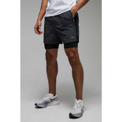 Pantaloncini Man Active Stretch 2 in 1 con griglia da 12 cm - boohoo - Modalova