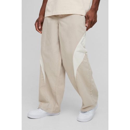 Pantaloni extra comodi in velluto a coste con pannelli in twill - boohoo - Modalova