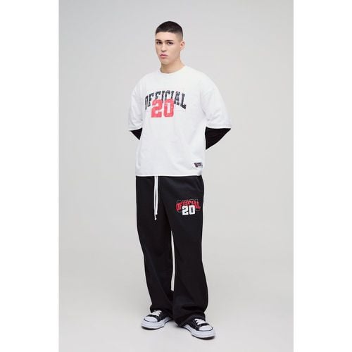 Conjunto Oversize De Pantalón Deportivo De Pernera Ancha Y Camiseta Recta Con Capa Falsa Y Estampado Universitario - boohoo - Modalova