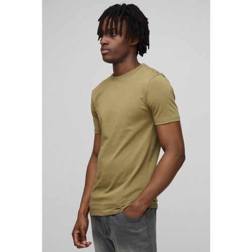 Camiseta Básica Ajustada Al Músculo Con Cuello De Caja - boohoo - Modalova
